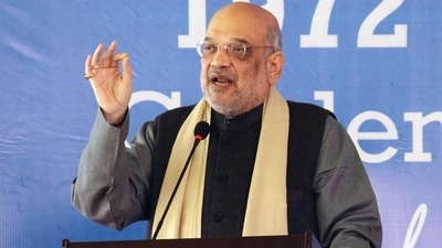 Congress and JD(S) are both corrupt and 'parivaarvadi' parties: Amit Shah Congress and JD(S) are both corrupt and 'parivaarvadi' parties: Amit Shah