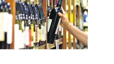 Lucknow, Kanpur, Ghaziabad, Agra, Noida, Gorakhpur and Varanasi are leading districts in liquor sale. People in these districts spent from ₹1800 crore to ₹2800 crore this year. (Pic for representation) Lucknow, Kanpur, Ghaziabad, Agra, Noida, Gorakhpur and Varanasi are leading districts in liquor sale. People in these districts spent from ₹1800 crore to ₹2800 crore this year. (Pic for representation)