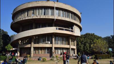 Panjab University (PU) senate, the varsity’s apex governing body, on Friday approved the annual budget and implementation of revised pay scales for teachers amid hours of ruckus in the house. (HT File) Panjab University (PU) senate, the varsity’s apex governing body, on Friday approved the annual budget and implementation of revised pay scales for teachers amid hours of ruckus in the house. (HT File)