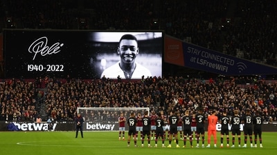 General view during a minutes applause in memory of Brazil legend Pele before a match. (REUTERS)