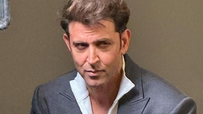Hrithik Roshan dons a suit for his appearance at Red Sea film festival. Hrithik Roshan dons a suit for his appearance at Red Sea film festival.