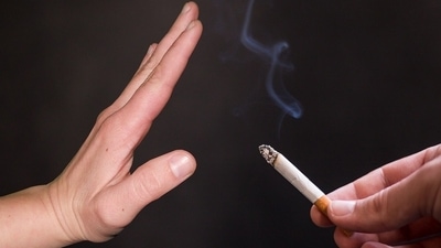 2. Quit smoking - Did you know smoking damages the blood vessels, limiting the blood flow in the kidneys? Smoking can put one at risk of renal cell carcinoma which is a type of kidney cancer. Thus, the chances of this cancer reduce when one gives up smoking.&nbsp; (Pexels)