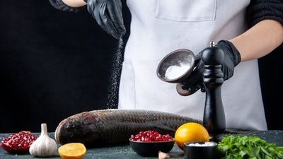 4. Watch your salt - it's a well-known fact that excess consumption of salty items like packed food/junk food etc increases blood pressure but extra salt also damages your kidneys directly and via&nbsp;indirect&nbsp;ways.&nbsp; (Freepik)