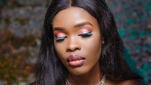 If you want to make a statement with your eye makeup, consider creating a bold, colorful look (Pexels) If you want to make a statement with your eye makeup, consider creating a bold, colorful look (Pexels)