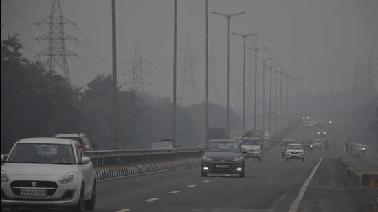 Expecting New Year revellers to paint the city red on December 31, the Chandigarh Police on Wednesday declared seven road stretches as ‘no-vehicle zones’ between 10 pm to 2 am. (Sant Arora/HT)