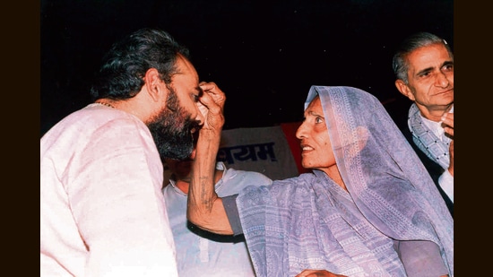 Prime Minister Narendra Modi being welcomed by his mother Heeraben after he returned from the Ekta Yatra. (Modi Archive Twitter) Prime Minister Narendra Modi being welcomed by his mother Heeraben after he returned from the Ekta Yatra. (Modi Archive Twitter)