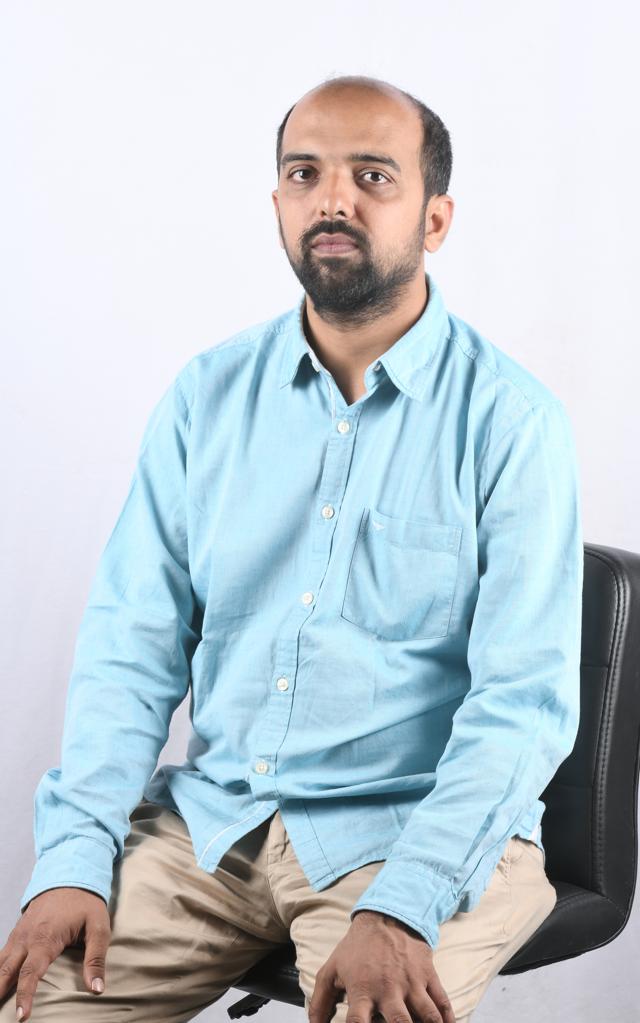 Explaining the contradictions in our society: Rambhakt Rangbaaz by Rakesh Kayasth (Raj K Raj/HT PHOTO) Explaining the contradictions in our society: Rambhakt Rangbaaz by Rakesh Kayasth (Raj K Raj/HT PHOTO)