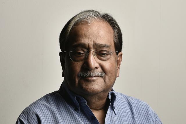 A celebration of Hindustani: Ye Un Dinon Ki Baat Hai; Urdu Memoirs of Cinema Legends by Yasir Abbasi. (Vipin Kumar/HT PHOTO) A celebration of Hindustani: Ye Un Dinon Ki Baat Hai; Urdu Memoirs of Cinema Legends by Yasir Abbasi. (Vipin Kumar/HT PHOTO)