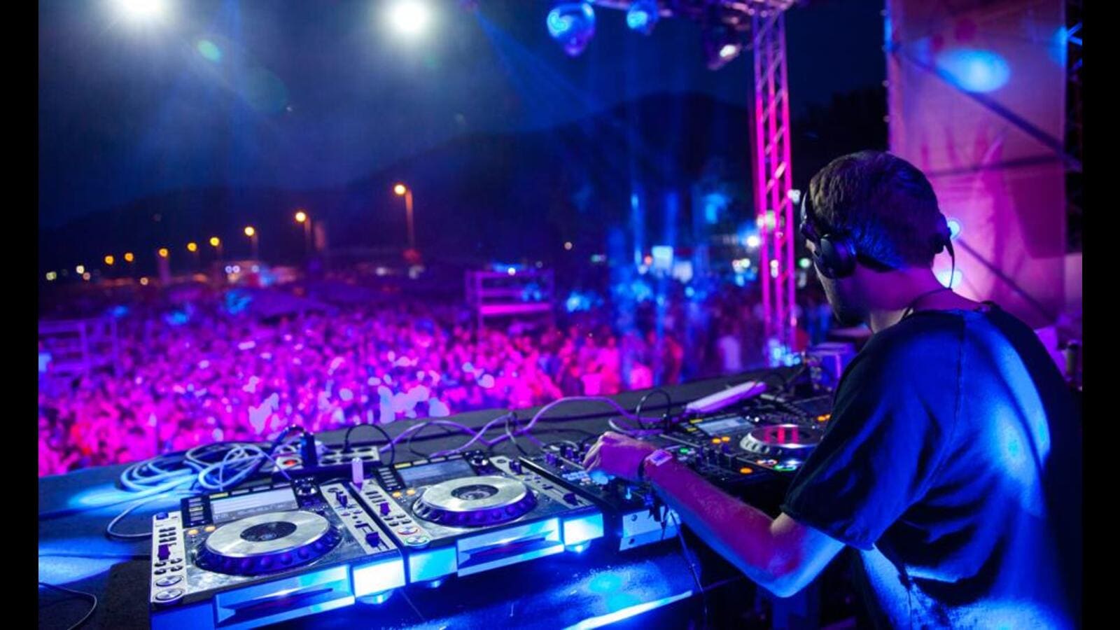 New Year’s Eve Advance bookings, big bucks for DJs Latest News India