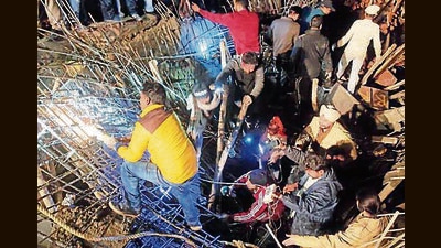 The building collapse site in Kharar where one person was dead and 10 hurt. (HT Photo)