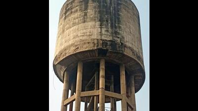 The minister said all the buildings having discharging of minimum 10,000 litres and above should be recycled system and recycled water could be used for horticulture and all other activities. (HT file photo)