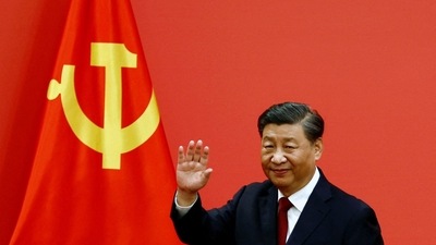 Chinese President Xi Jinping waves following his re-election at the 20th National Congress of the Communist Party of China, at the Great Hall of the People in Beijing, China October 23.&nbsp; (Reuters)