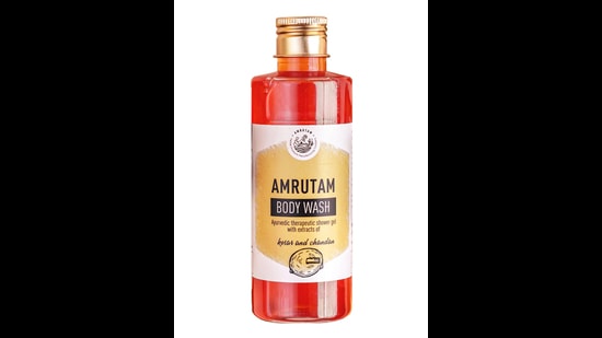 This Saffron and Sandalwood herbal body wash deep cleanses, hydrates and soothes the skin and leaves it feeling smooth and soft (Body Wash by Amrutam)
