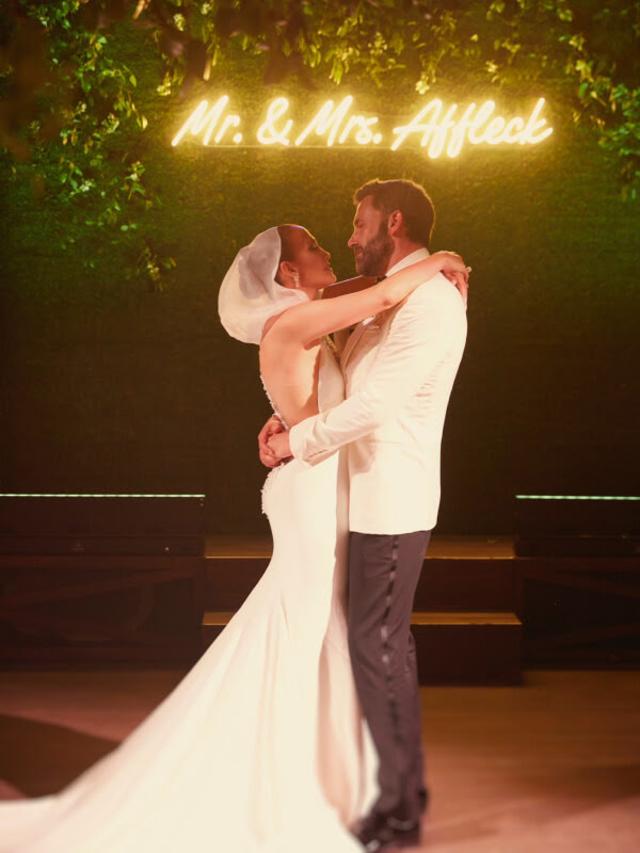 Jennifer Lopez and Ben Affleck got married in 2022. Jennifer Lopez and Ben Affleck got married in 2022.