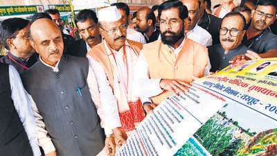 Fadnavis skips controversial Sillod agri festival, raises eyebrows Fadnavis skips controversial Sillod agri festival, raises eyebrows