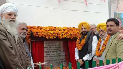 MLA Khanna Tarunpreet Singh Sondh inaugurating Maharaja Jassa Singh Ramgarhia Bus Terminal in Ludhiana. (HT PHOTO)