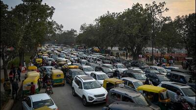 Massive traffic jam on Janpath Road in New Delhi on Sunday. (Sanchit Khanna/HT Photo) Massive traffic jam on Janpath Road in New Delhi on Sunday. (Sanchit Khanna/HT Photo)