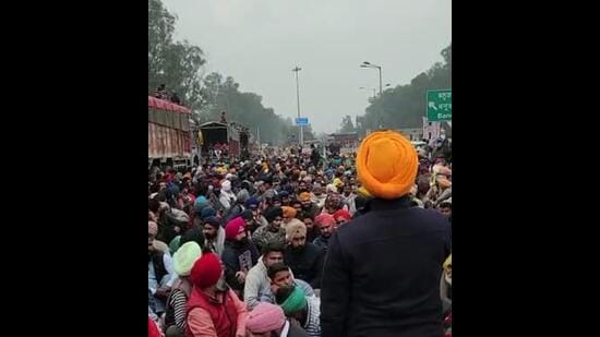 A truck union representative addressing the protesters on Punjab-Haryana border in Shambhu on Saturday. (HT Photo)