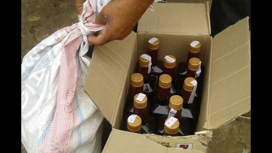 The offenders purchase liquor in Goa at lower rates and sell it in Maharashtra at much higher prices, thereby making profits. (REPRESENTATIVE IMAGE)