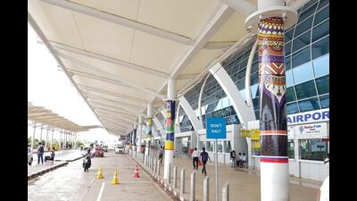 Goa’s Dabolim airport handled a record 104 flights over a 24-hour period on January 1 owing to the rush of tourists and others who visited the coastal state to celebrate Christmas and New Year. (File) Goa’s Dabolim airport handled a record 104 flights over a 24-hour period on January 1 owing to the rush of tourists and others who visited the coastal state to celebrate Christmas and New Year. (File)