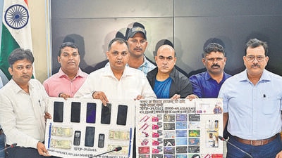 Mumbai, India - January 02, 2023: The Mumbai Cyber Cell arrest four accused for allegedly running a pan-India cyber crime racket and cheating OLX users as buyers. The accused are suspected to be behind 750 cases over the last one-and-a-half year, in Mumbai, India, on Monday, January 02, 2023. (Photo by Vijay Bate/HT Photo) (HT PHOTO) Mumbai, India - January 02, 2023: The Mumbai Cyber Cell arrest four accused for allegedly running a pan-India cyber crime racket and cheating OLX users as buyers. The accused are suspected to be behind 750 cases over the last one-and-a-half year, in Mumbai, India, on Monday, January 02, 2023. (Photo by Vijay Bate/HT Photo) (HT PHOTO)
