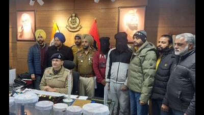 Rupnagar district police chief Vivek Sheel Soni addressing a press conference on Monday. Six members of the Jaggu Bhagwanpuria gang involved in smuggling weapons and drugs were arrested with 12 weapons and 50 cartridges in the district. (HT Photo) Rupnagar district police chief Vivek Sheel Soni addressing a press conference on Monday. Six members of the Jaggu Bhagwanpuria gang involved in smuggling weapons and drugs were arrested with 12 weapons and 50 cartridges in the district. (HT Photo)