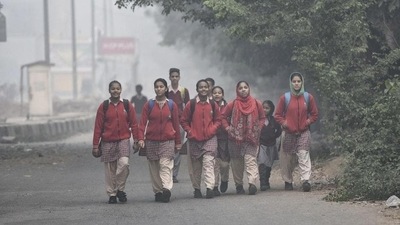 Lucknow schools to function from 10 am to 2 pm amid cold wave (Sanchit Khanna / HT Photo) Lucknow schools to function from 10 am to 2 pm amid cold wave (Sanchit Khanna / HT Photo)