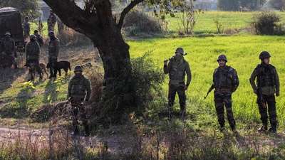 Rajouri: Army bomb disposal team arrives after an explosion, in Dangri village in Rajouri district, Monday, Jan. 2, 2023, (PTI) Rajouri: Army bomb disposal team arrives after an explosion, in Dangri village in Rajouri district, Monday, Jan. 2, 2023, (PTI)