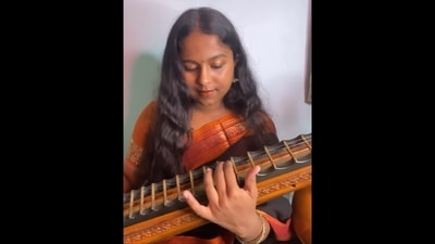 Kushala playing Bloody Mary's tune using veena. (Instagram/@veenaxgaana) Kushala playing Bloody Mary's tune using veena. (Instagram/@veenaxgaana)