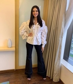 Bootcut jeans flare out slightly at the ankle. This type of jean pairs well with ankle boots (pinterest)