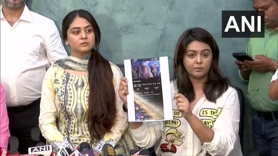 Sisters of accused actor Sheezan Khan, Falaq Naaz and Shafaq Naaz, addressed accusations agains the family in press conference on Monday. 