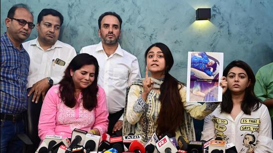 Mumbai, India - January 02, 2023: Sisters Falak Naaz, Shafaq Naaz and his mother of Sheezan Khan interact with the media during a press conference along with hiw laywer Adv. Shailendra Mishra, speaking for the first time after facing severe allegations on late actress Tunisha Sharma suicide case, at Laxmi Industrial Estate, Andheri, in Mumbai, India, on Monday, January 02, 2023. (Photo by Vijay Bate/HT Photo) (HT PHOTO)