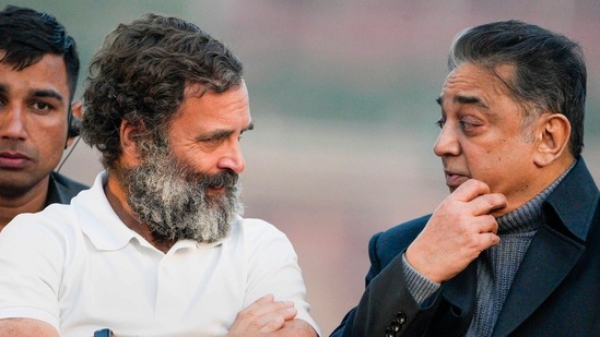 )File) Congress leader Rahul Gandhi with Makkal Needhi Maiam (MNM) leader Kamal Haasan during the Bharat Jodo Yatra, near Red Fort. (PTI)