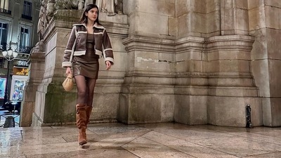 Shanaya Kapoor shows how to rock winter fashion in fur leather jacket, matching skirt and brown suede boots.&nbsp; (Instagram/@shanayakapoor02)