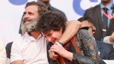 The official Twitter account of the All India Mahila Congress also shared heartwarming photos of the brother-sister duo sharing a laugh together. (Twitter) The official Twitter account of the All India Mahila Congress also shared heartwarming photos of the brother-sister duo sharing a laugh together. (Twitter)