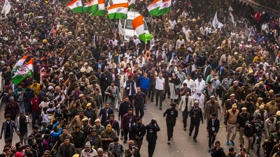 "The GT road in Shahdara and Seelampur area heading towards Kashmiri Gate was jam-packed. Vehicles crawled and people honked. I had to take another route to reach Connaught Place," said a commuter who was stuck in traffic for several hours near Kashmiri Gate. (PTI) "The GT road in Shahdara and Seelampur area heading towards Kashmiri Gate was jam-packed. Vehicles crawled and people honked. I had to take another route to reach Connaught Place," said a commuter who was stuck in traffic for several hours near Kashmiri Gate. (PTI)