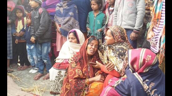 Families of the deceased in Saran district. (HT Photo) Families of the deceased in Saran district. (HT Photo)