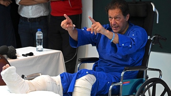 Imran Khan, the chairman of the Pakistan Tehreek-e-Insaf (PTI), suffered bullet injuries in the right leg on November 3.(AFP)
