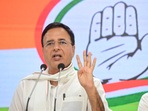 Congress Spokesperson Randeep Surjewala on Tuesday launched an attack on the ruling BJP government in poll-bound Karnataka after a businessman's suicide.(PTI) Congress Spokesperson Randeep Surjewala on Tuesday launched an attack on the ruling BJP government in poll-bound Karnataka after a businessman's suicide.(PTI)