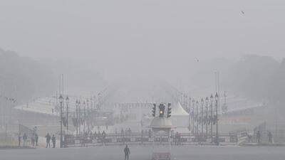 A thick layer of fog engulfs the Kartavya Path area in New Delhi on a cold winter morning. (ANI Photo) A thick layer of fog engulfs the Kartavya Path area in New Delhi on a cold winter morning. (ANI Photo)