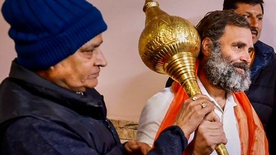 Rahul Gandhi at Hanuman temple in Marghat during the Bharat Jodo Yatra in New Delhi on Tuesday. (PTI)