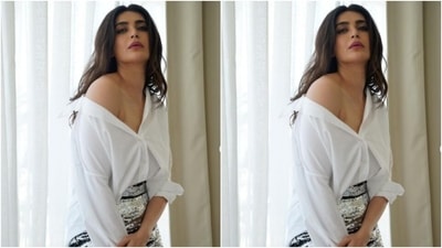 The skirt hugged Karishma’s shape and showed off her curves perfectly. “She was her own muse,” Karishma captioned her pictures. (Instagram/@karishmaktanna) The skirt hugged Karishma’s shape and showed off her curves perfectly. “She was her own muse,” Karishma captioned her pictures. (Instagram/@karishmaktanna)