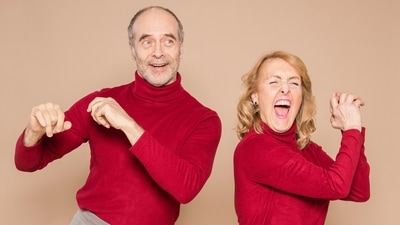 Couples who wear matching attire are setting major relationship goals. (Pexels)