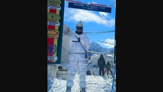 The image shows Captain Shiva Chouhan who became the first woman officer deployed at Siachen.(Twitter/@firefurycorps)