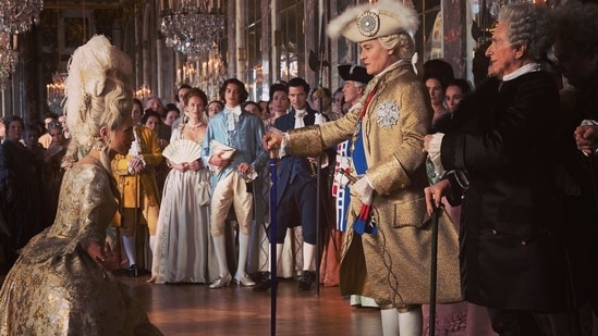 Johnny Depp's new pics as King Louis XV from Jeanne du Barry have surfaced online.