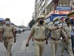 According to the police, those suspended include the police station in charge, two sub-inspectors, two constables and a woman constable.(HT / Representative) According to the police, those suspended include the police station in charge, two sub-inspectors, two constables and a woman constable.(HT / Representative)