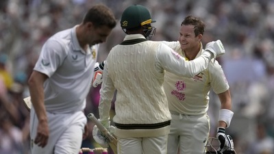 Smith and Khawaja put Australia on top on Day 2 (AP)