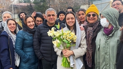 Iran Anti Hijab Protests: Iranian actor Taraneh Alidoosti is welcomed by friends after her release. (Reuters)