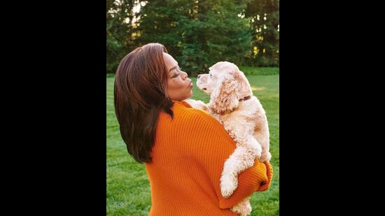 Oprah Winfrey avec son animal de compagnie Sadie.  (Photo : Instagram/Oprah)