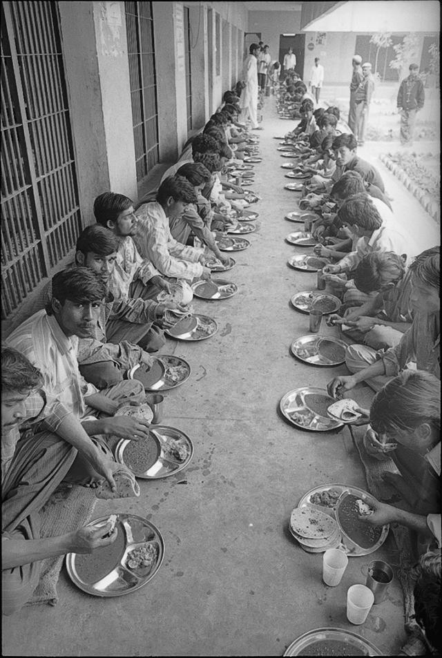 Undertrials in Tihar Jail in a picture dated 07 March 1997 (Pradeep Bhatia/HT Photo) Undertrials in Tihar Jail in a picture dated 07 March 1997 (Pradeep Bhatia/HT Photo)